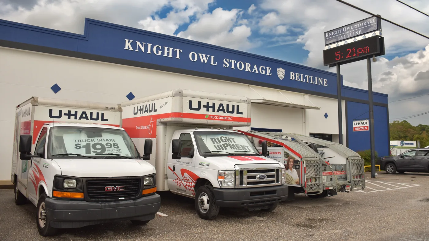 Knight Owl Storage Beltline location storefront in Mobile Alabama